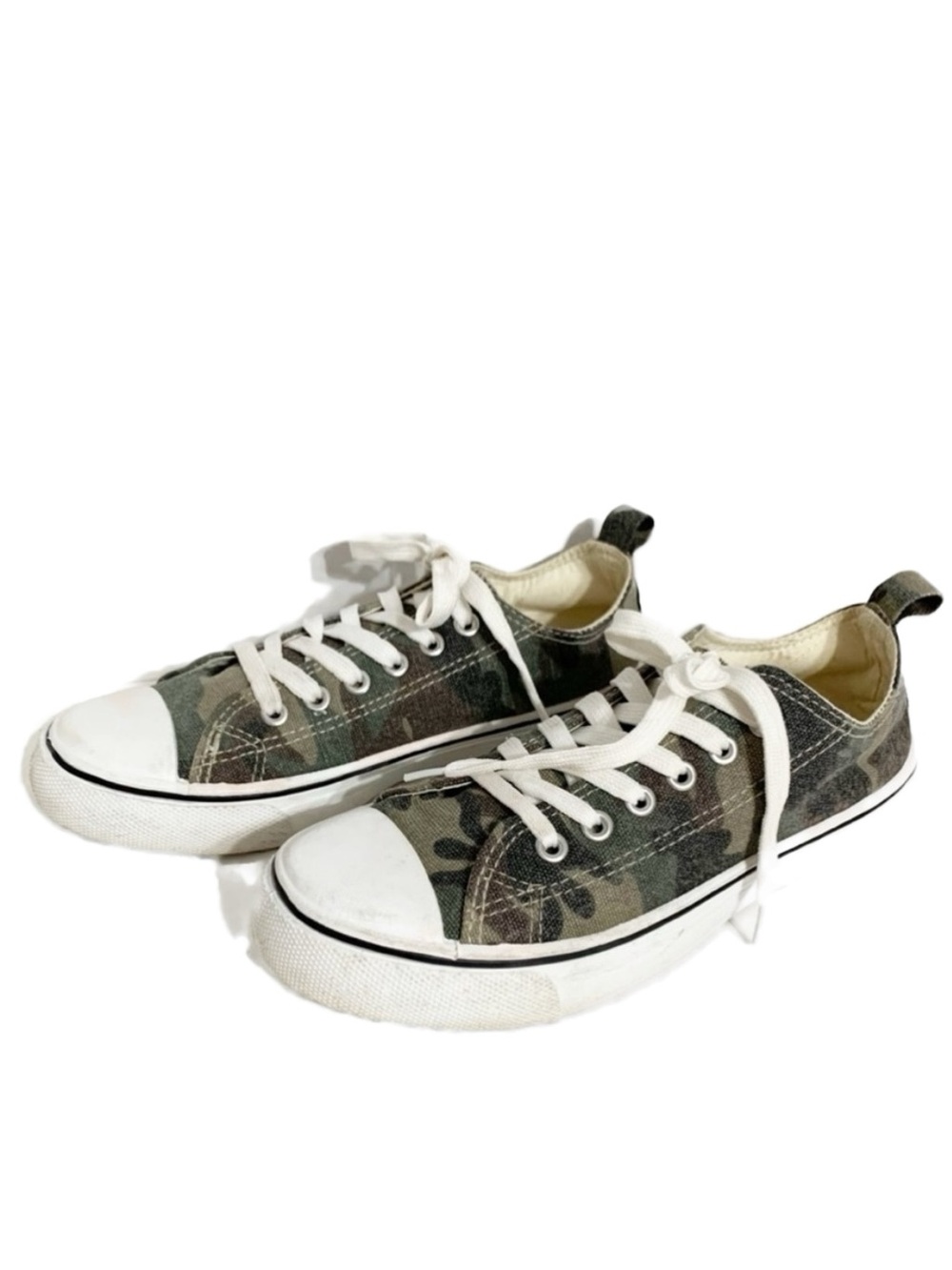 Rue21 Etc… Camouflage Print Low Top Canvas Sneakers White Toe Cap Lace Up